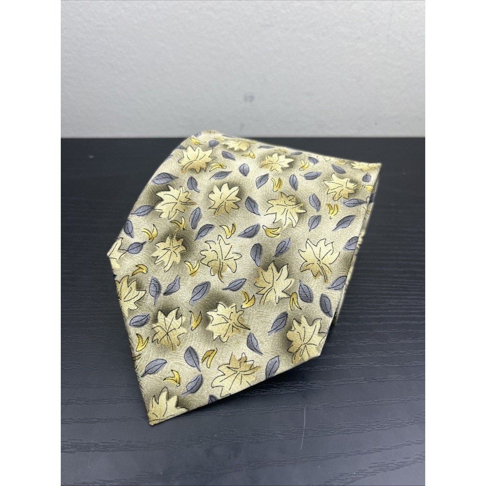 The Nature Conservancy Cecropia‎ Leaf Neck Tie Nature Theme Tie